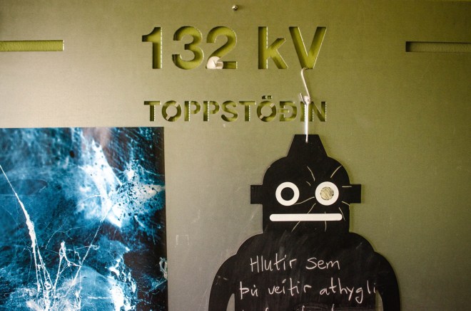 As a functioning power plant, Toppstöðin had 132 kilovolts of electric potential.