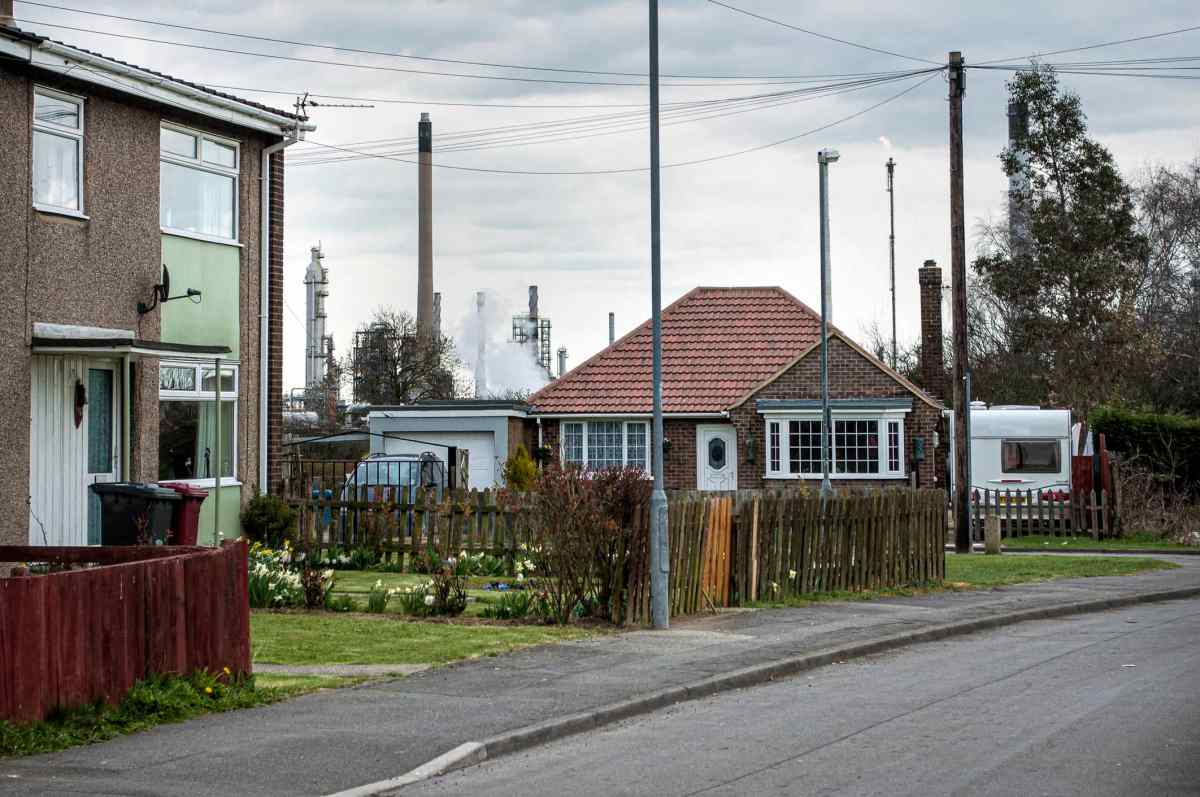 Residential area adjacent to oil refinery
